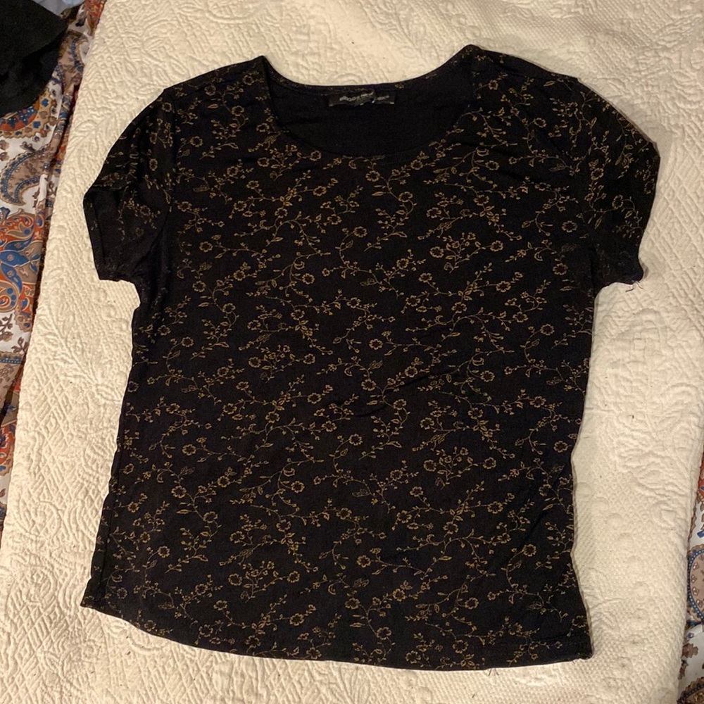 🦋 5 for $25 🦋
Vampiric Whimsigothic sunflower 90s stretchy short sleeve tee